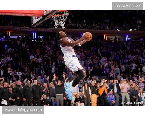 埃奇库姆半场仅出手三次高效砍下七分两篮板一助攻展现惊人进攻效率