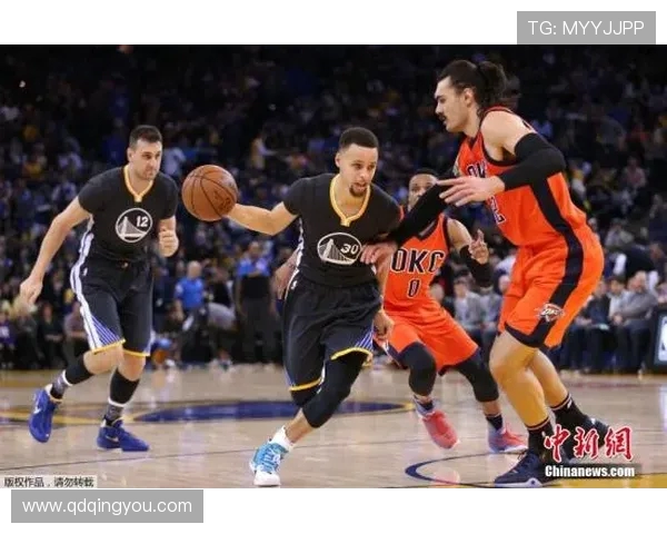 库里谈四人得分二十加却无自己表示团队篮球的美丽才是勇士追求 库里谈四人得分二十加却无自己表示团队篮球的美丽才是勇士追求